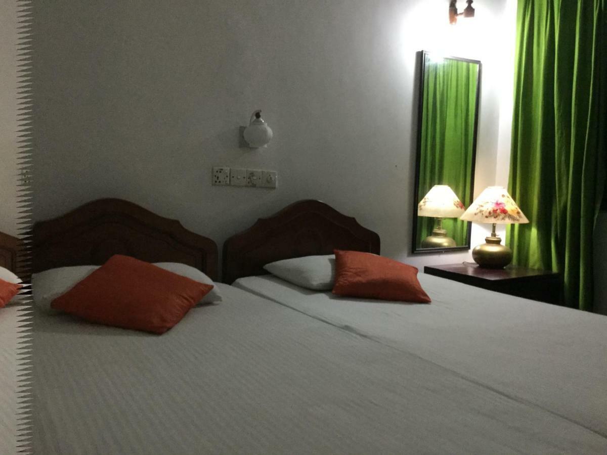 Kandy Inn Madugalle'S Family Guest House Exteriér fotografie